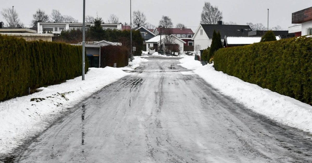 Hvem har ansvaret for å strø? | Boligbyggelaget Midt